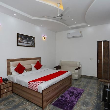 Hotel Rest Palace Агра Экстерьер фото