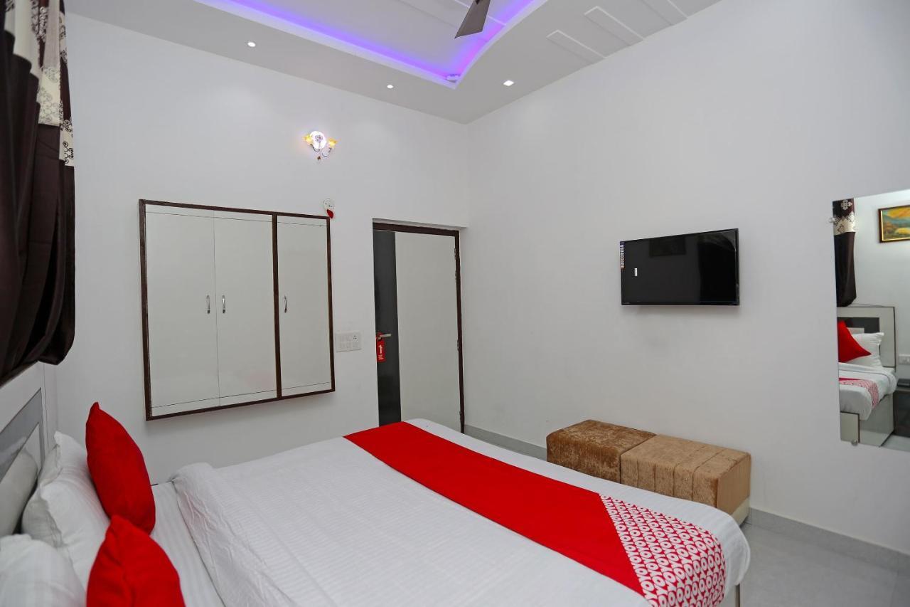 Hotel Rest Palace Агра Экстерьер фото