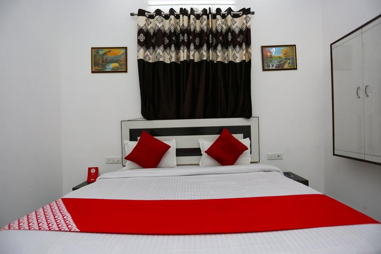 Hotel Rest Palace Агра Экстерьер фото