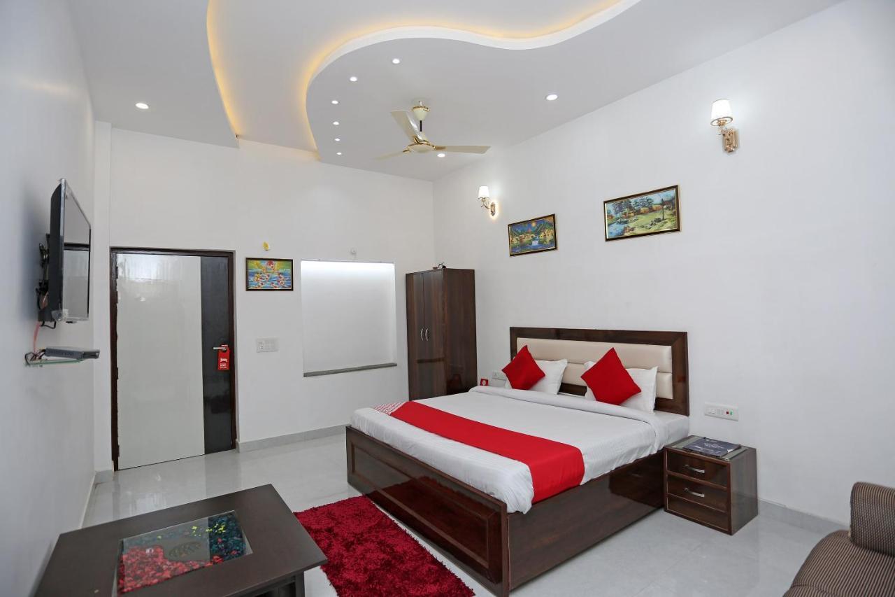 Hotel Rest Palace Агра Экстерьер фото