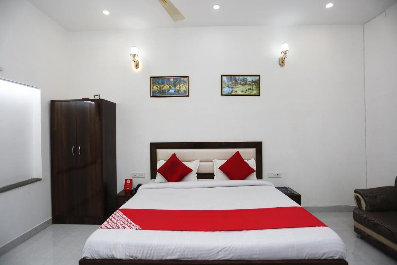 Hotel Rest Palace Агра Экстерьер фото